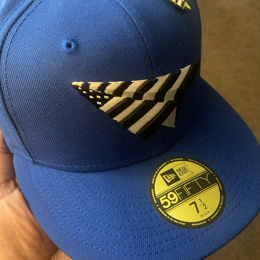 Paper planes fitted 7 1/2